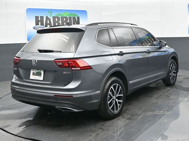 Used 2021 Volkswagen Tiguan SE w/ Panoramic Sunroof Package image 5