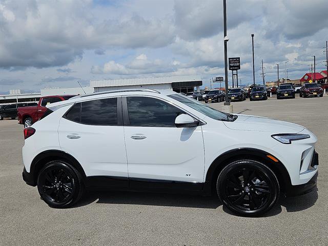 Used 2026 Buick Encore GX Sport Touring w/ Comfort Package FWD image 6