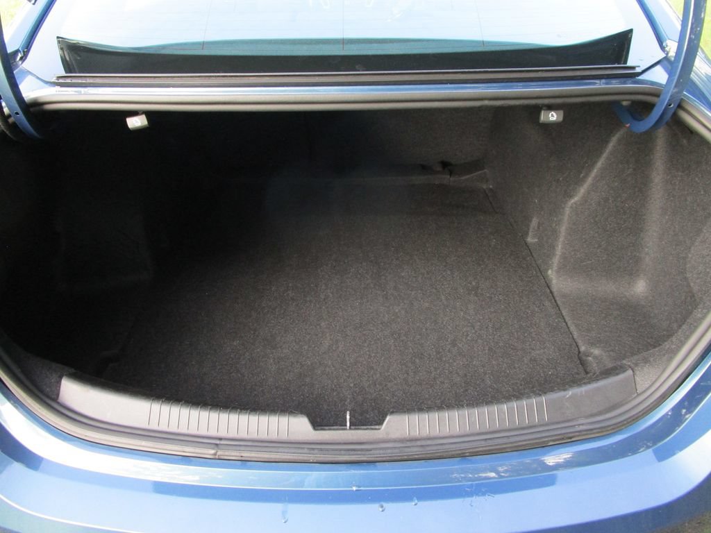 Used 2024 Chevrolet Malibu LT FWD image 14