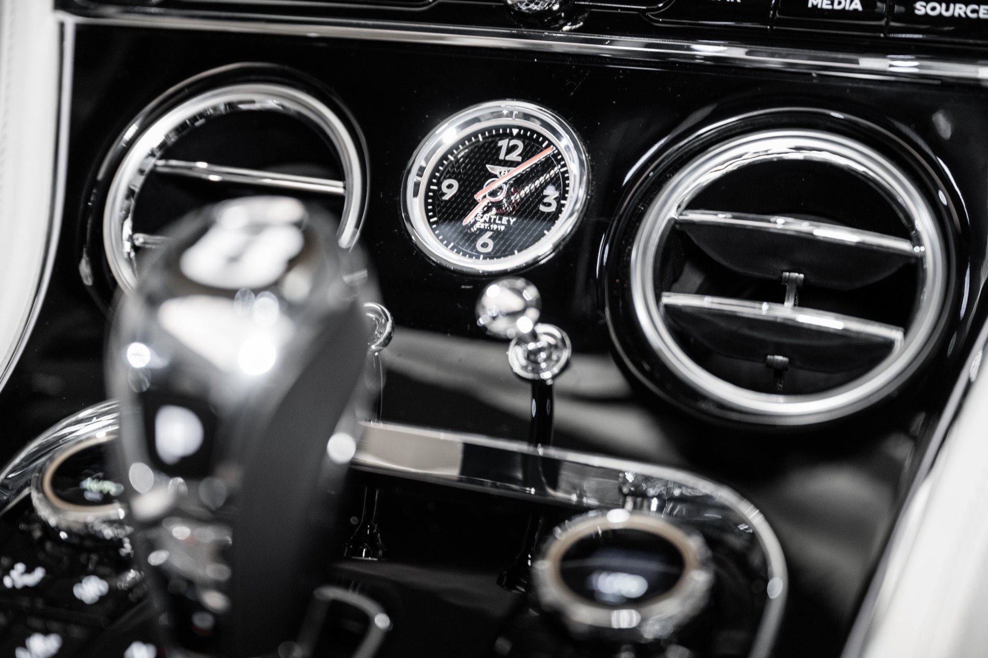 Certified 2020 Bentley Continental GT V8 AWD/4WD image 35