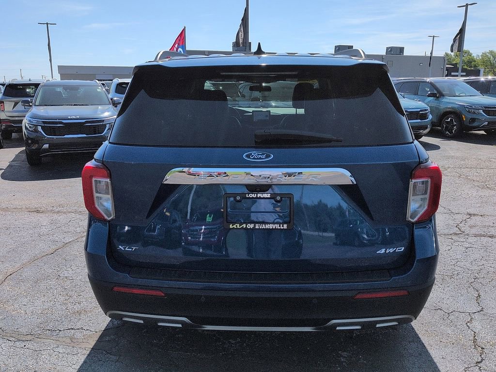 Used 2021 Ford Explorer XLT w/ Equipment Group 202A AWD/4WD image 6
