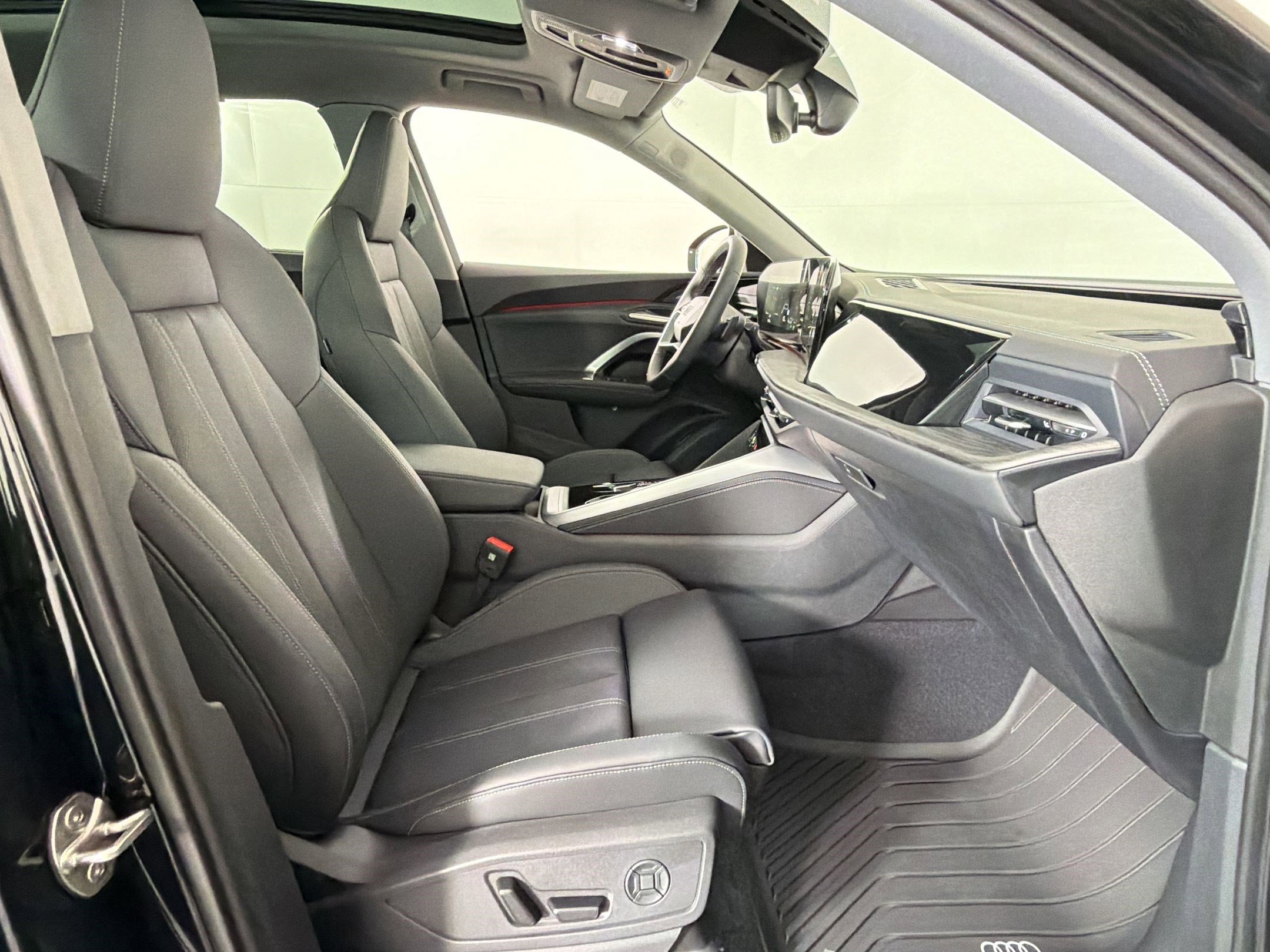 New 2025 Audi Q5 Premium AWD/4WD image 30