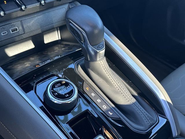 Used 2024 Chevrolet Colorado ZR2 w/ ZR2 Convenience Package III image 35