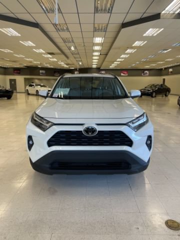 Used 2022 Toyota RAV4 XLE Premium FWD image 2