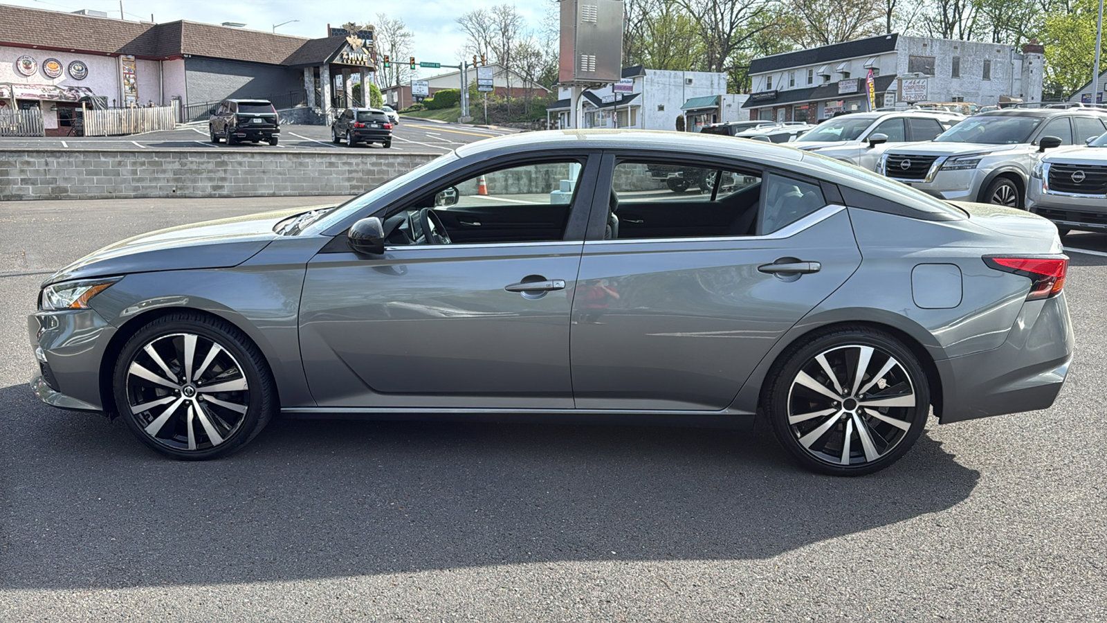 Used 2020 Nissan Altima 2.5 SR FWD image 4