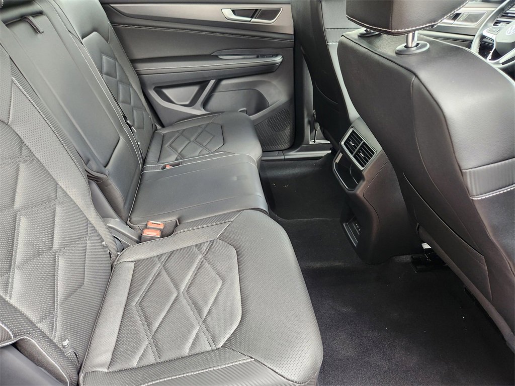 New 2025 Volkswagen Atlas Cross Sport SE image 21