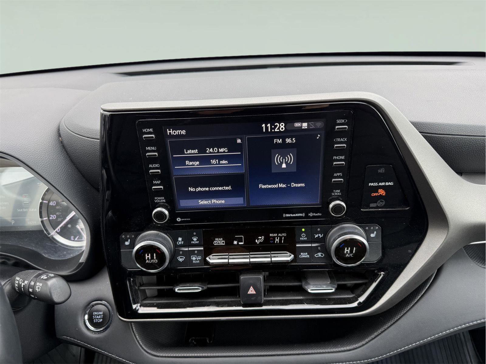 Used 2022 Toyota Highlander XLE image 19