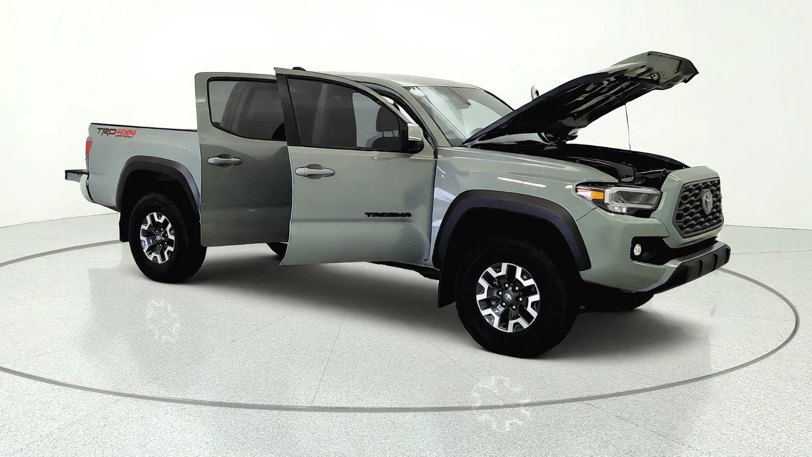 Used 2023 Toyota Tacoma TRD Off-Road AWD/4WD image 7