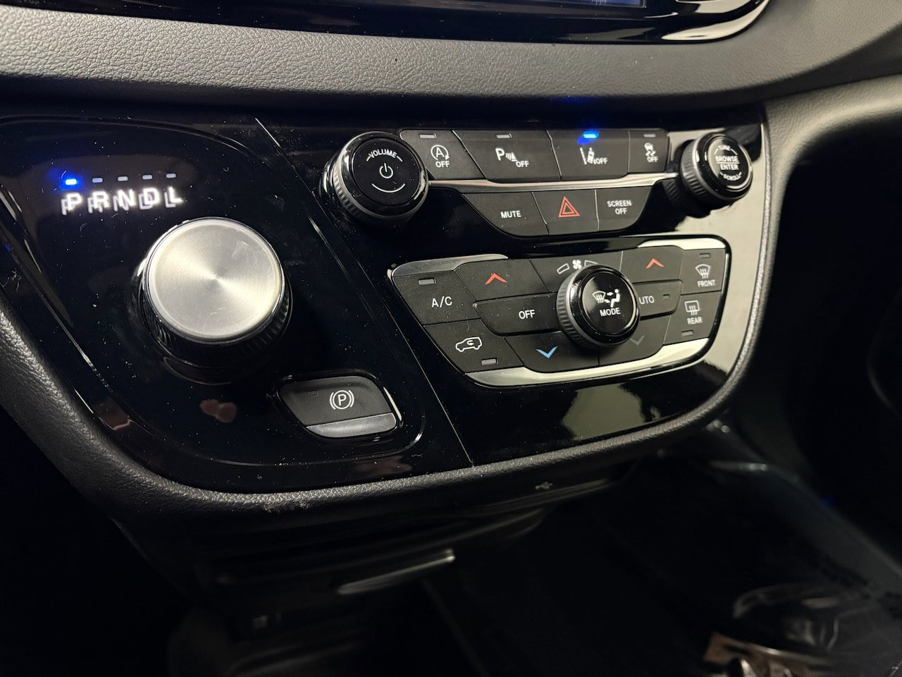 New 2026 Chrysler Voyager LX FWD image 18
