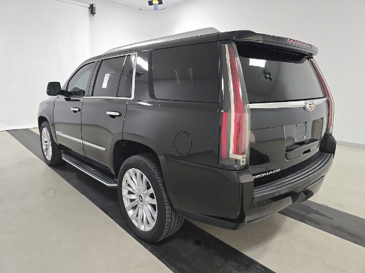 Used 2016 Cadillac Escalade Luxury RWD image 6