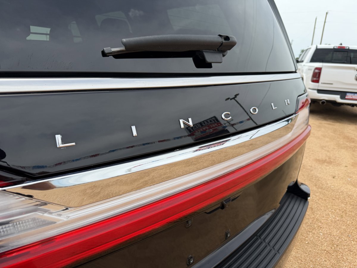 Used 2020 Lincoln Navigator Reserve w/ Equipment Group 208A Reserve AWD/4WD image 10