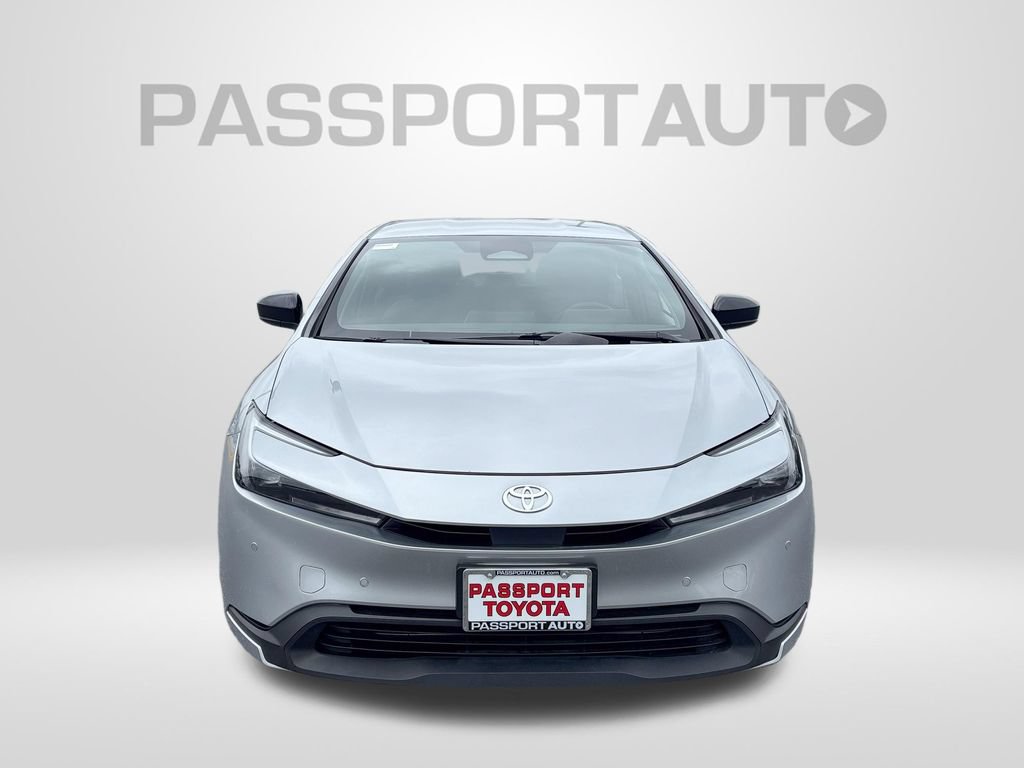 Used 2025 Toyota Prius LE AWD/4WD image 12