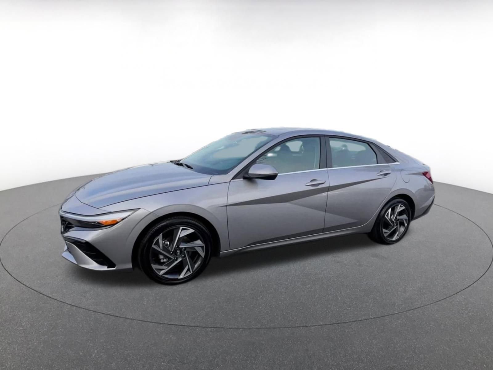 Used 2025 Hyundai Elantra Limited image 8