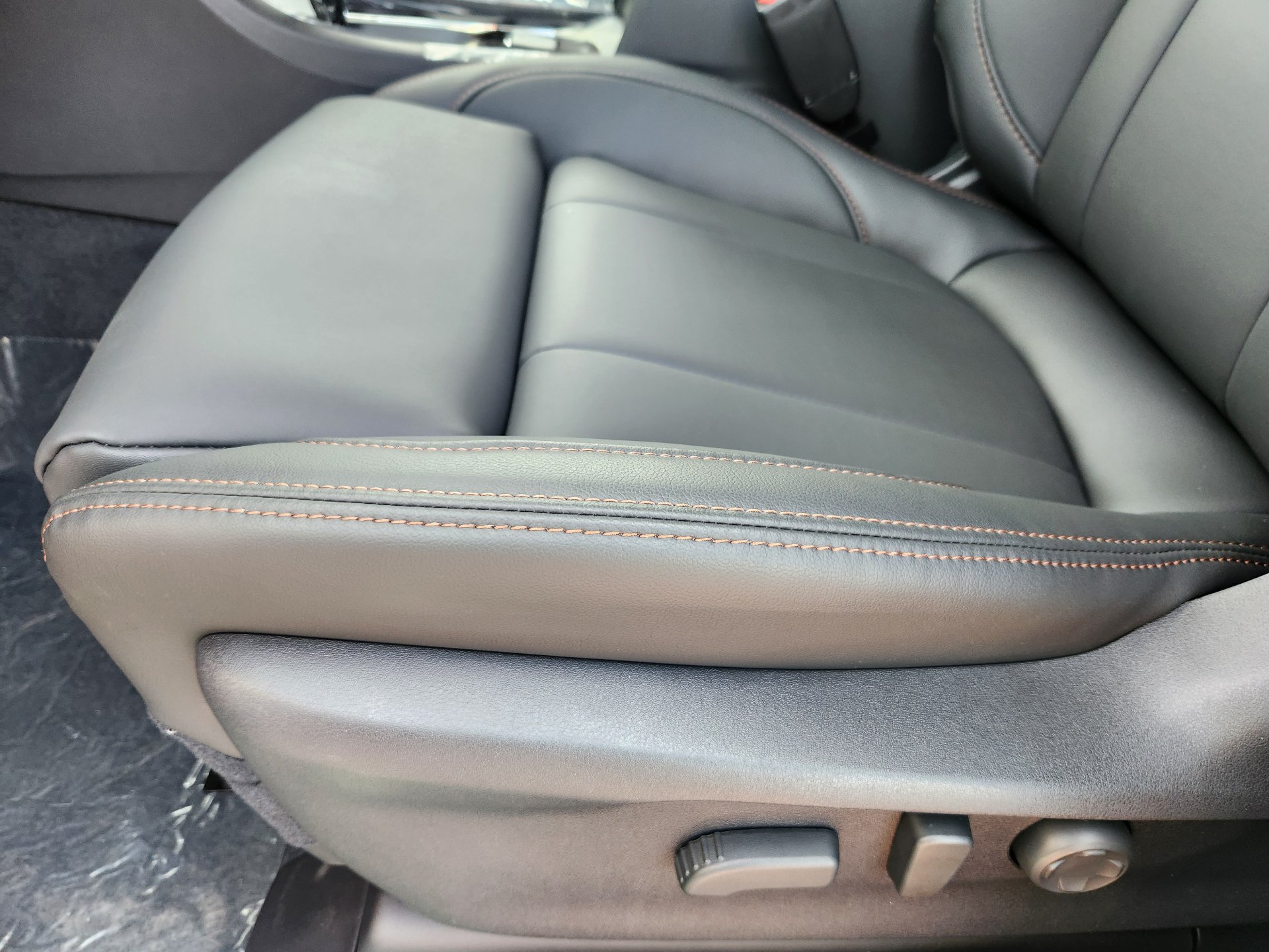 New 2026 Subaru Ascent Limited Bronze AWD/4WD image 18