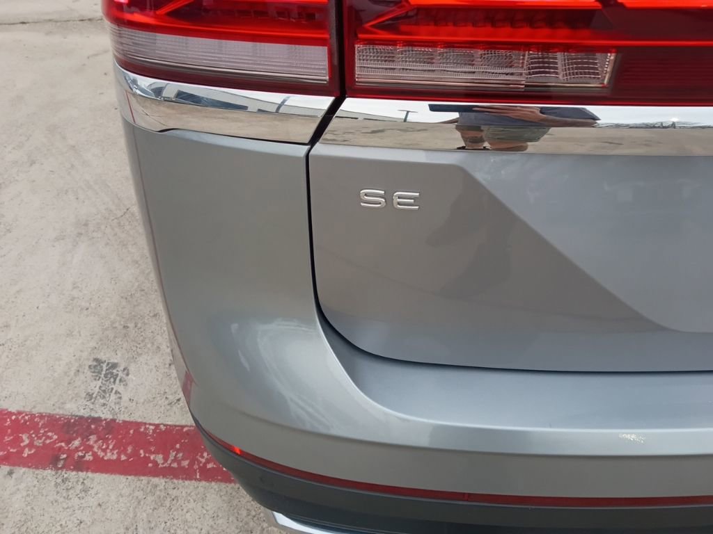 Used 2025 Volkswagen Atlas SE FWD image 11