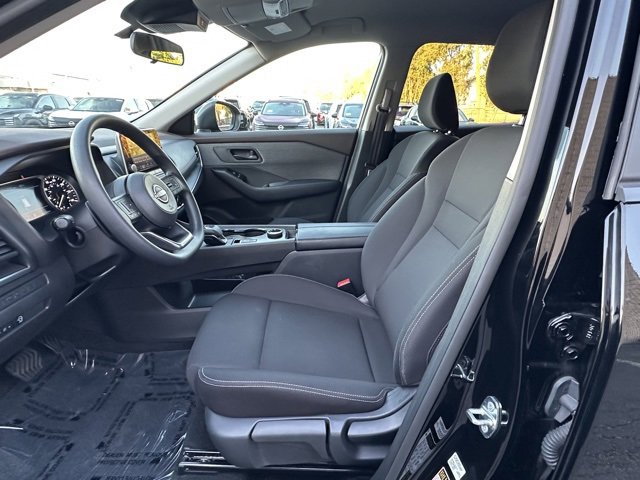 Used 2023 Nissan Rogue S image 23