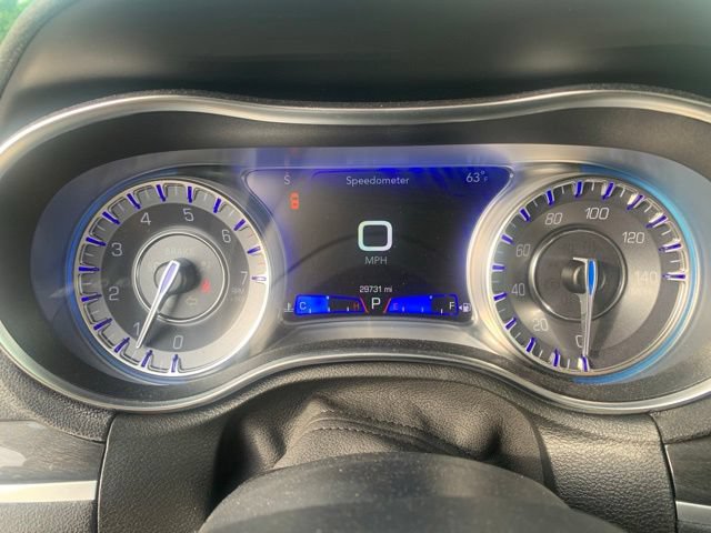 Used 2020 Chrysler 300 Touring L w/ Value Package AWD/4WD image 18