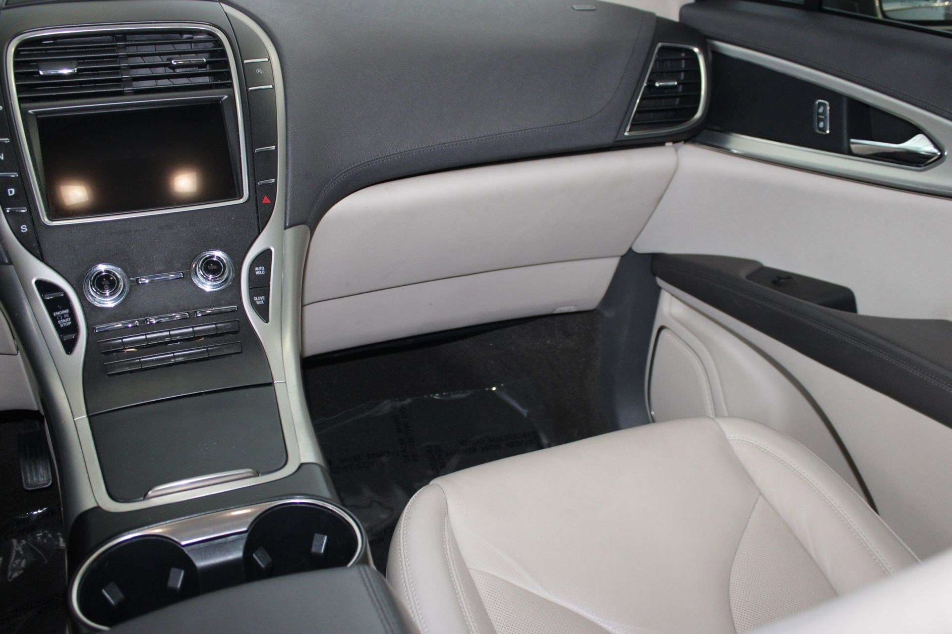 Used 2020 Lincoln Nautilus FWD w/ Equipment Group 101A image 27