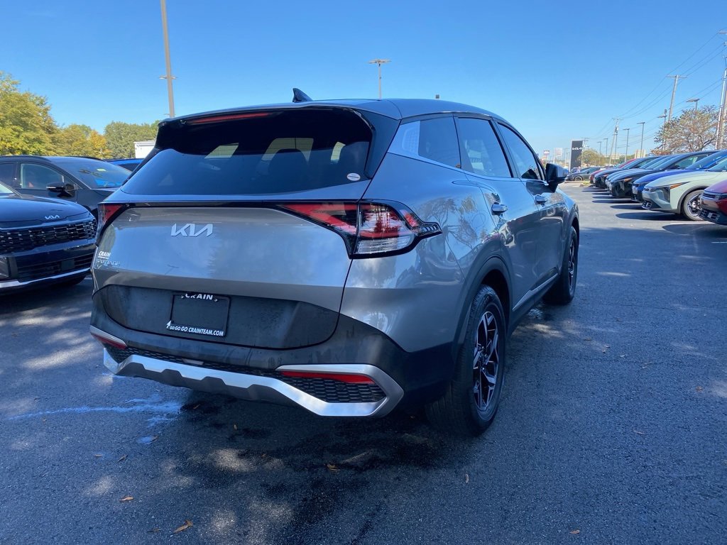 Used 2023 Kia Sportage LX image 7