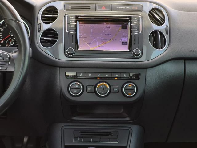 Used 2017 Volkswagen Tiguan Sport image 22