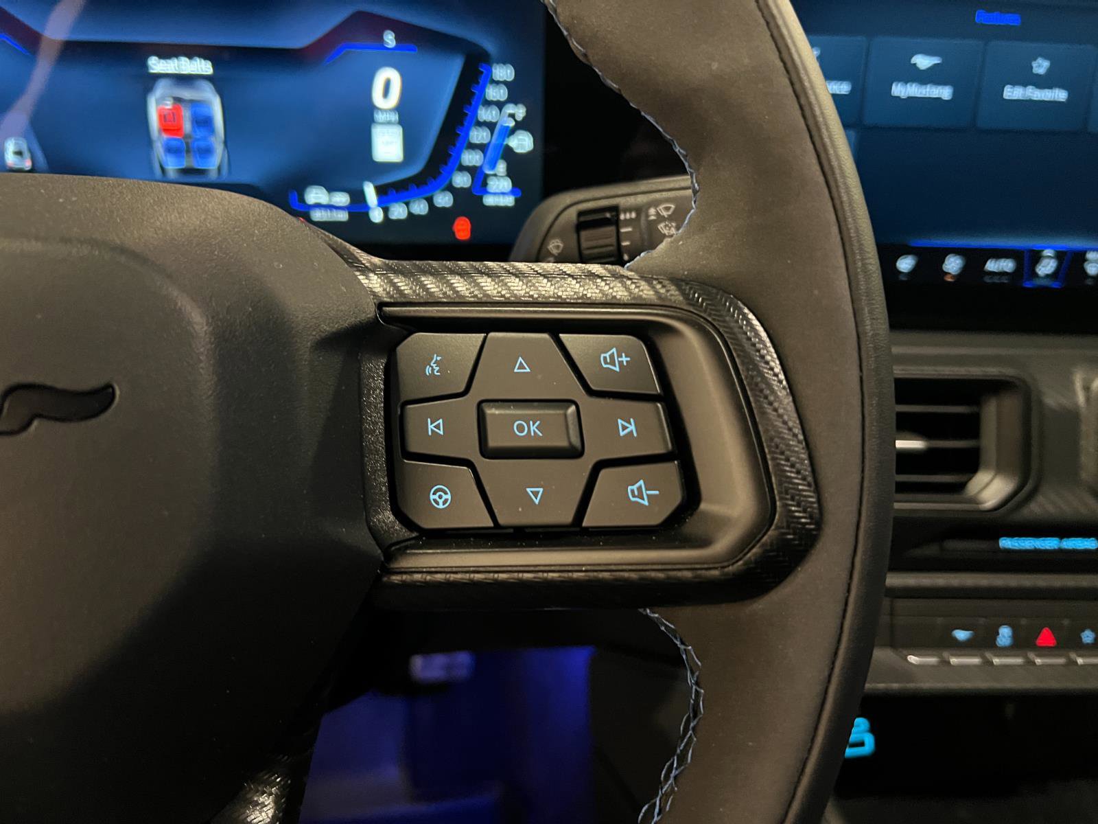 Used 2025 Ford Mustang Dark Horse image 15