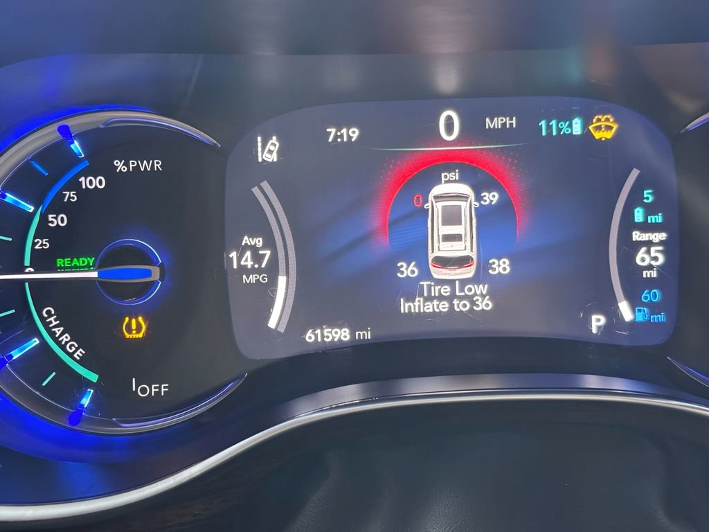 Used 2023 Chrysler Pacifica Pinnacle FWD image 20