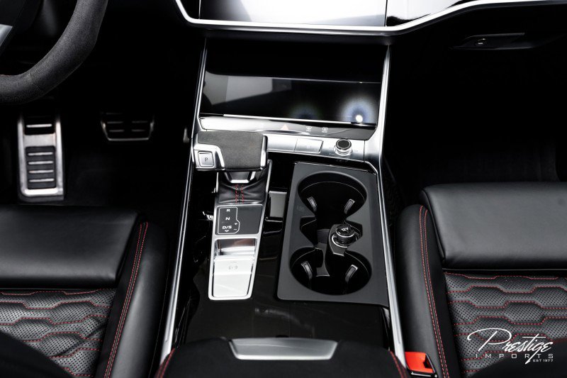 Used 2022 Audi RS 6 w/ Executive Package image 40