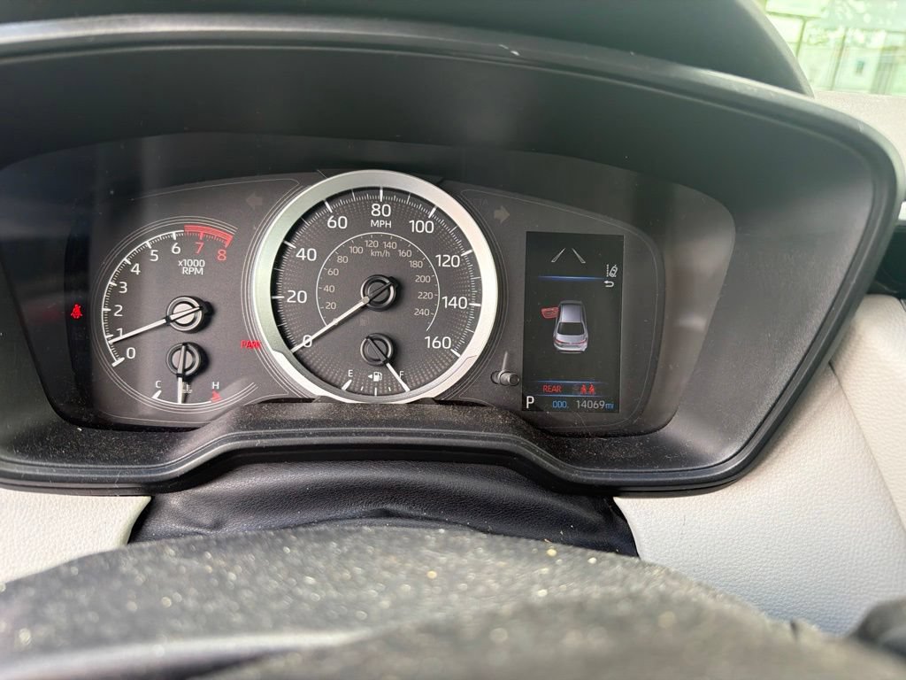 Used 2022 Toyota Corolla LE FWD image 3