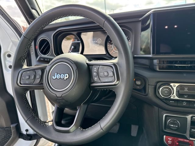 Used 2025 Jeep Wrangler Unlimited Rubicon image 26