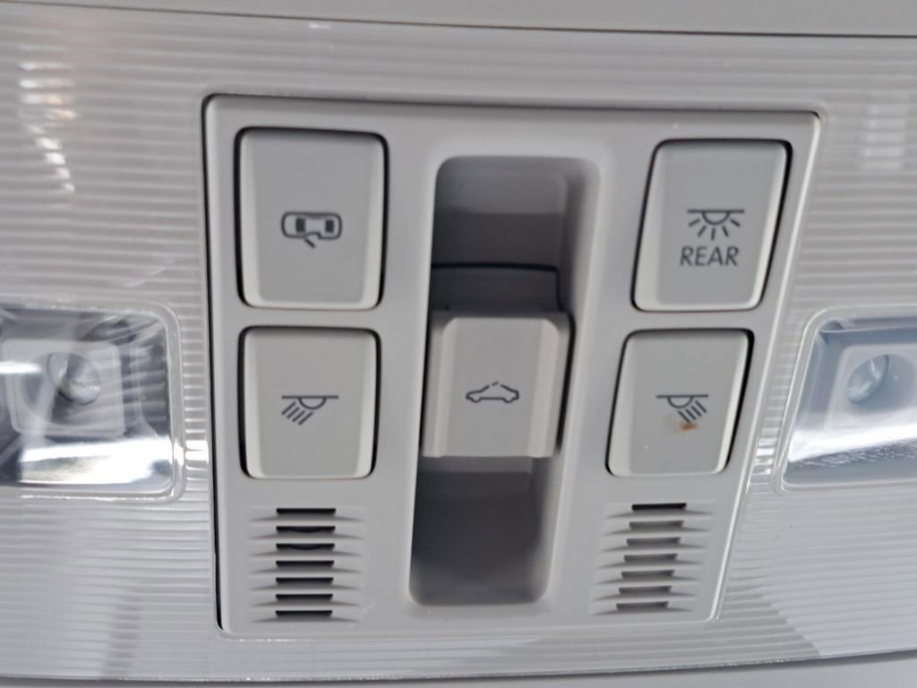 Used 2023 Volkswagen Atlas SEL Premium AWD/4WD image 17