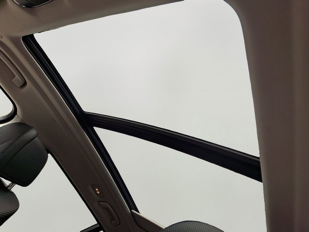 Certified 2025 BMW X7 xDrive40i AWD/4WD image 16