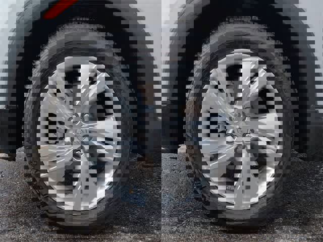 Used 2025 Buick Encore GX Preferred image 14