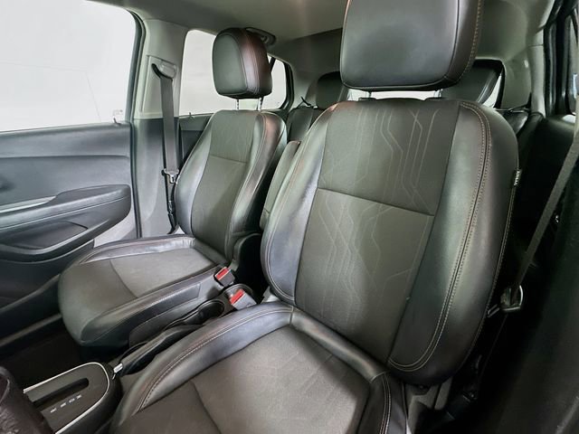 Used 2018 Chevrolet Trax LT w/ Sun & Sound Package image 20