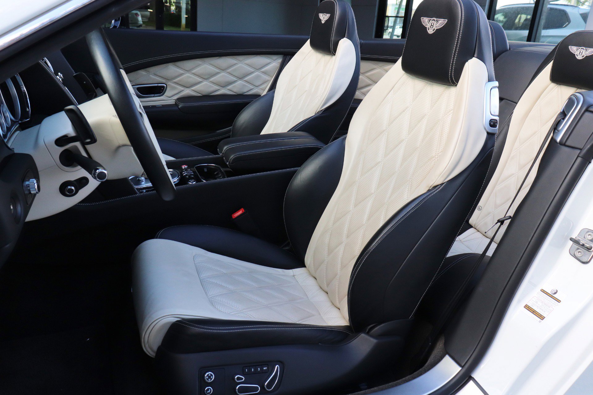 Used 2015 Bentley Continental GT V8 S image 21