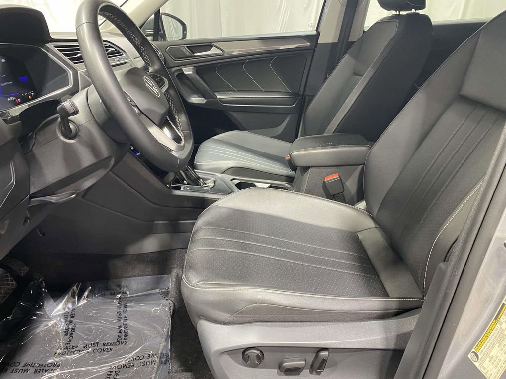 Used 2023 Volkswagen Tiguan SE image 14
