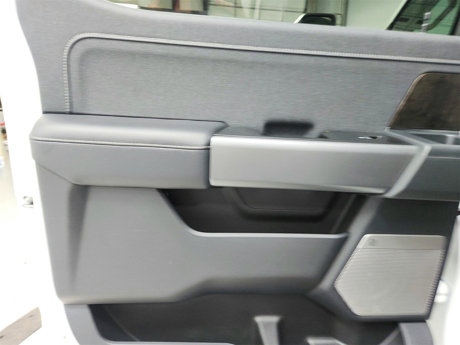 New 2026 Ford F350 Lariat w/ Black Appearance Package image 33