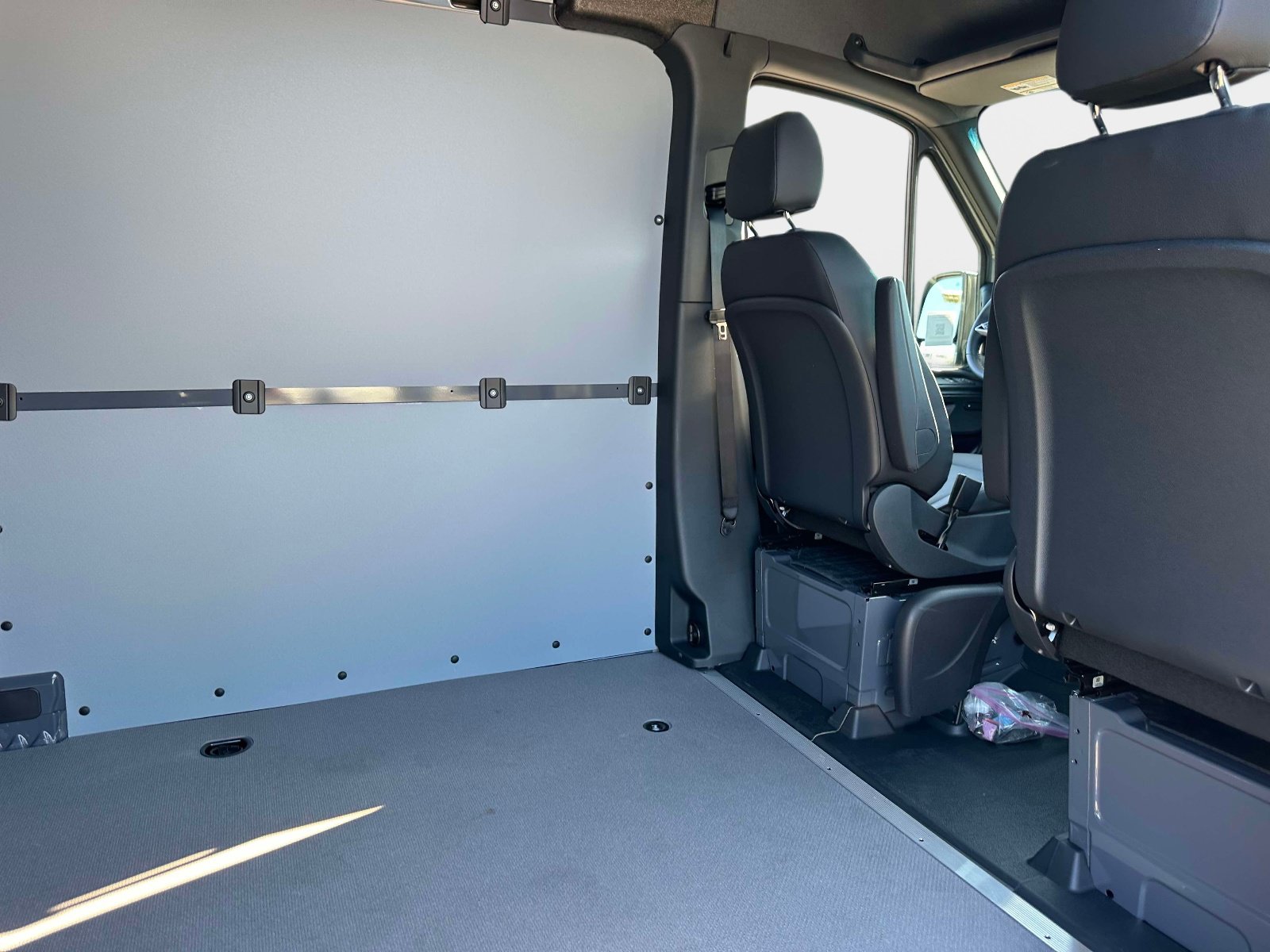 Used 2025 Mercedes-Benz Sprinter 2500 image 11
