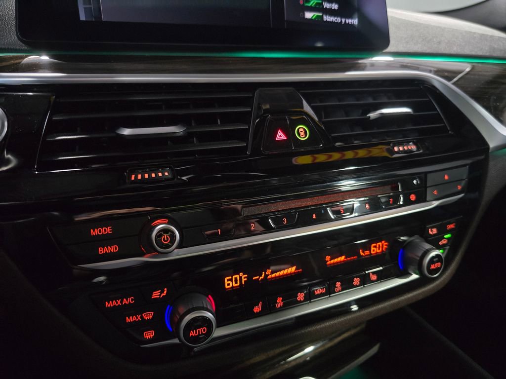 Used 2019 BMW 530e w/ Convenience Package image 22