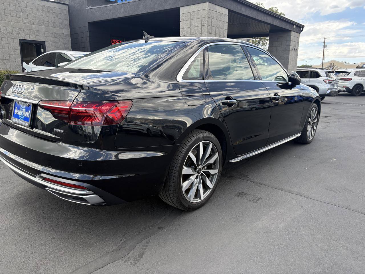 Used 2023 Audi A4 2.0T Premium w/ Convenience Package AWD/4WD image 5