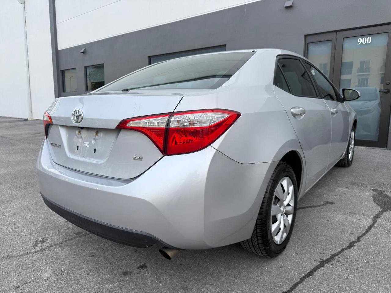 Used 2015 Toyota Corolla LE FWD image 6