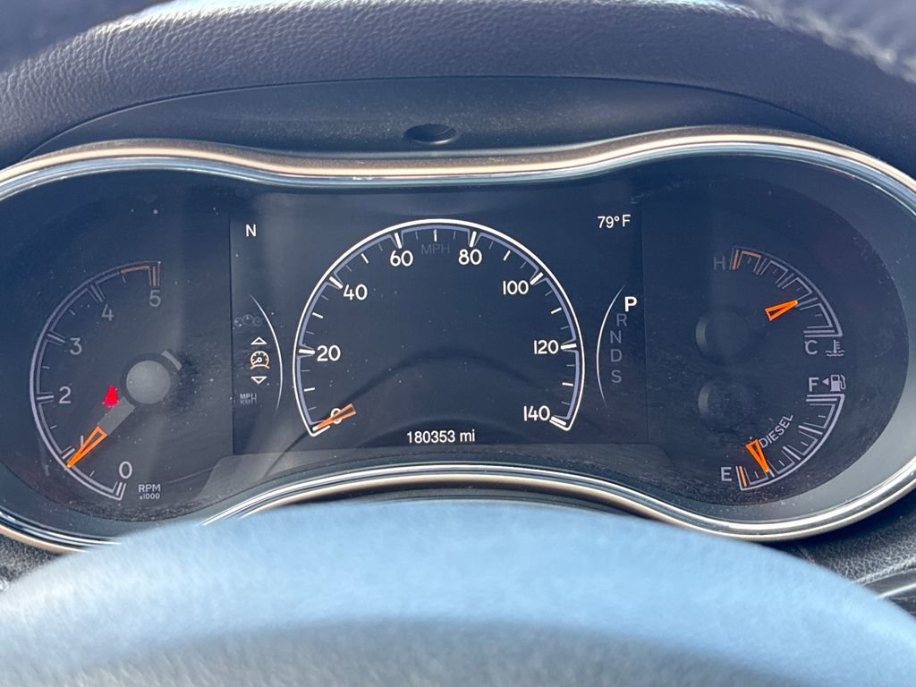 Used 2014 Jeep Grand Cherokee Limited w/ Luxury Group II image 18