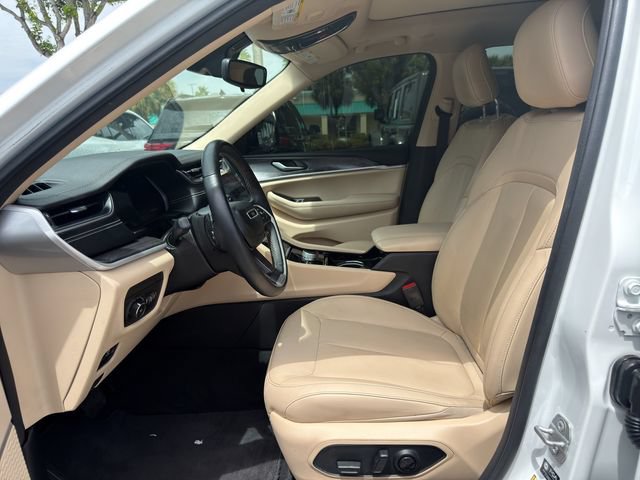 Used 2022 Jeep Grand Cherokee L Limited AWD/4WD image 12