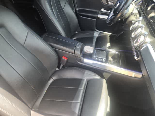 Used 2021 Mercedes-Benz GLB 250 image 13