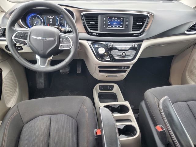 Used 2017 Chrysler Pacifica Touring image 29