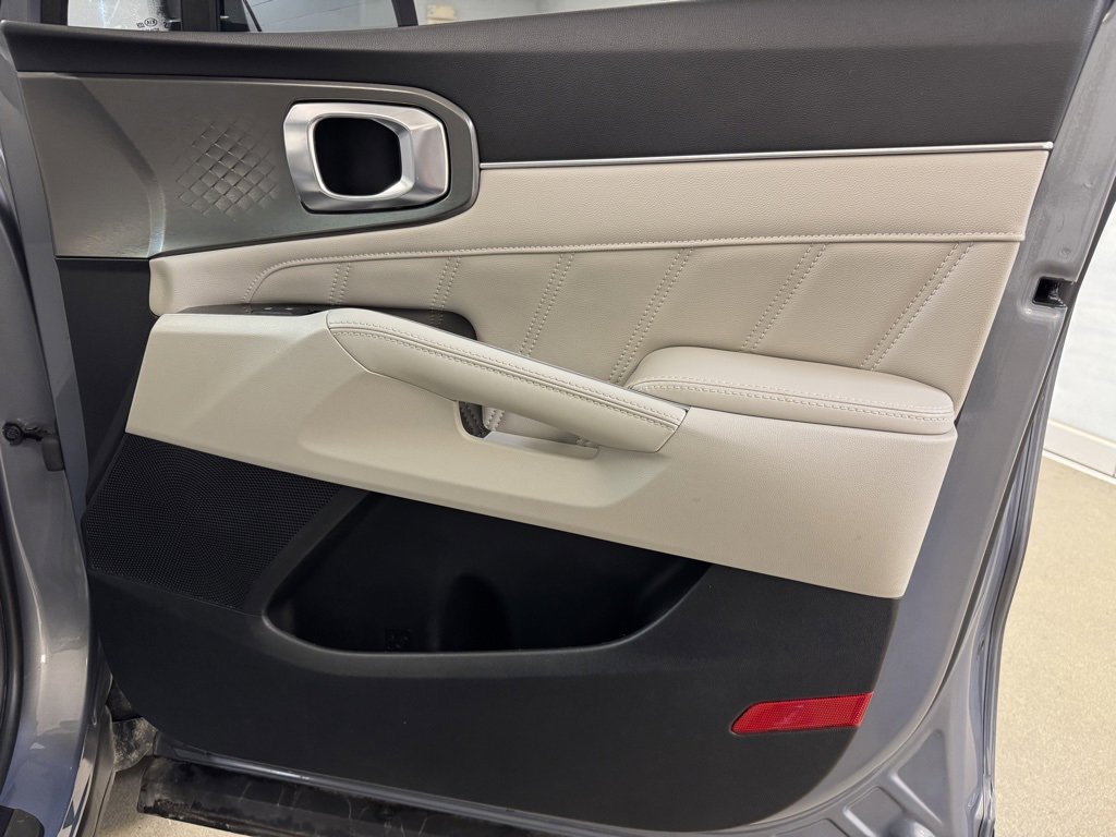 Used 2021 Kia Sorento SX image 29