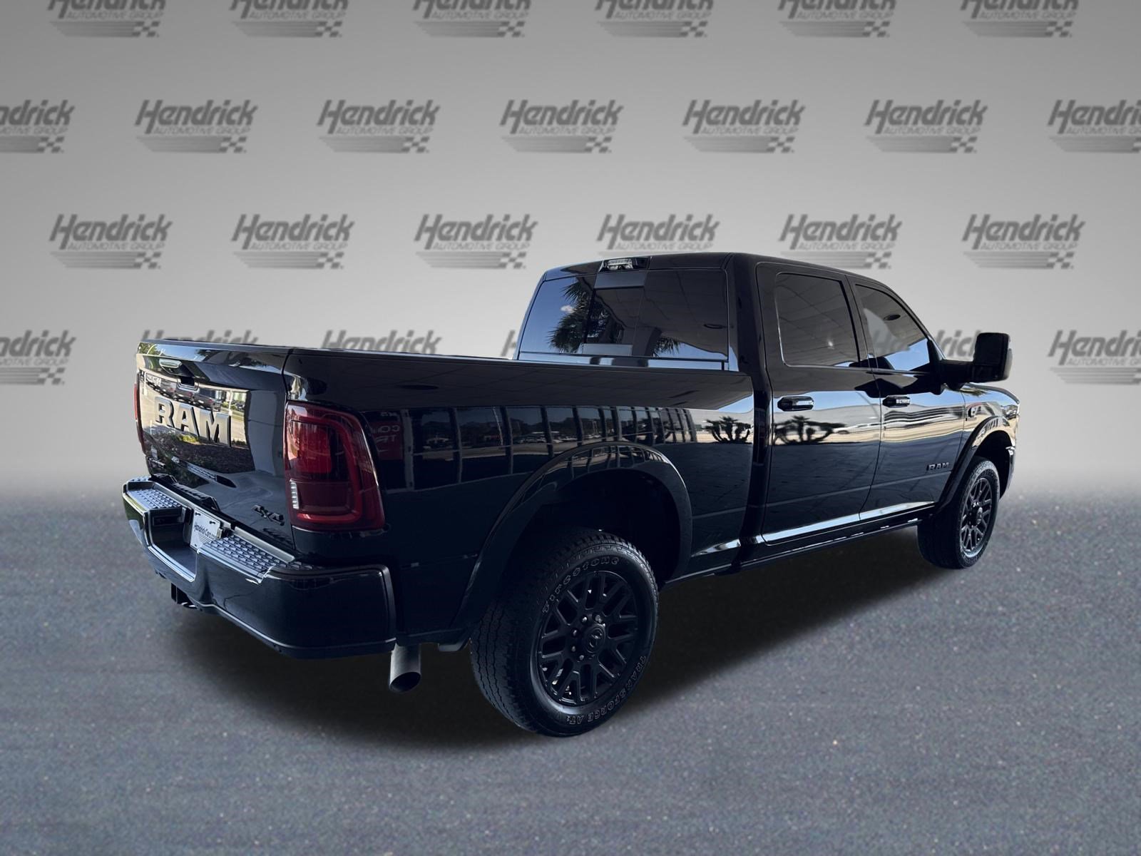 Used 2025 RAM 2500 Limited AWD/4WD image 6