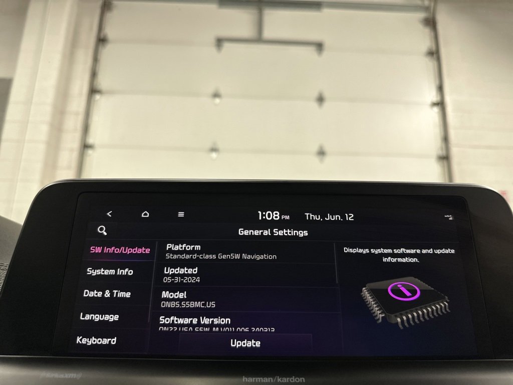 Used 2022 Kia Telluride SX w/ SX Prestige Package image 32