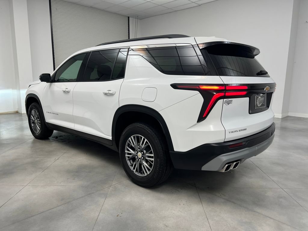 Used 2024 Chevrolet Traverse LT image 5