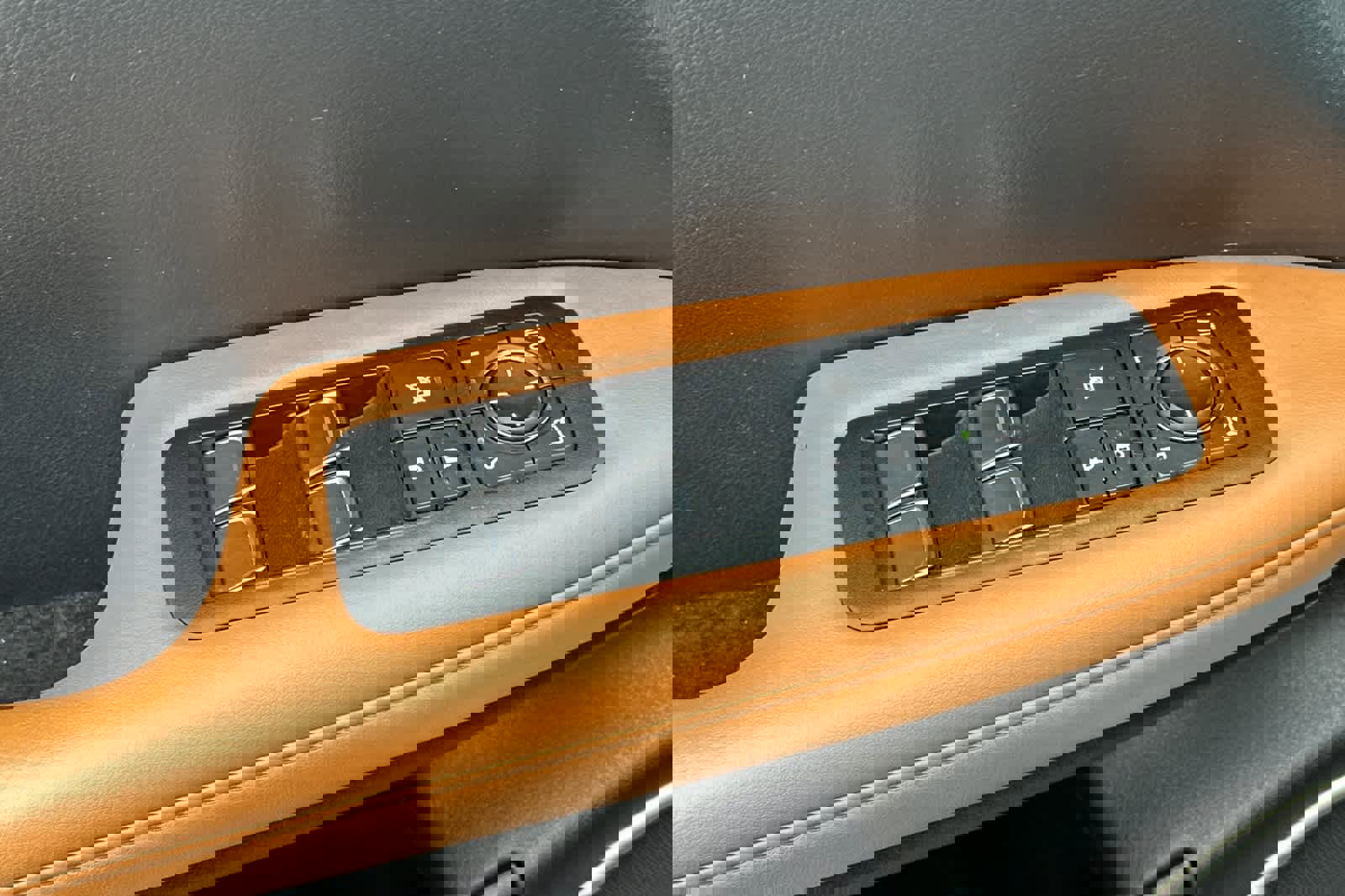 Certified 2022 Lexus RX 450h AWD w/ Premium Package image 13