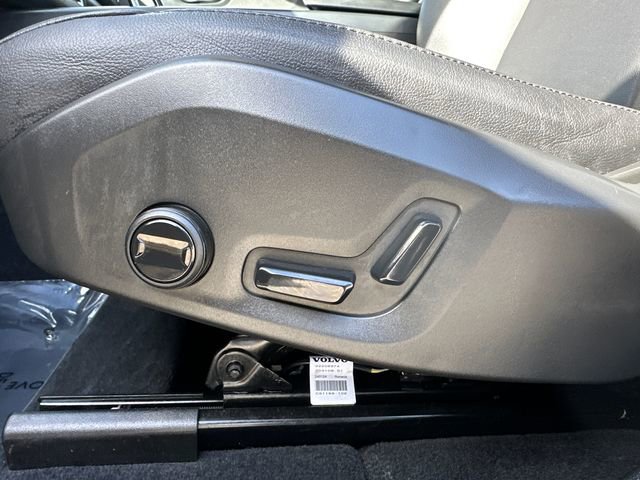 Used 2024 Volvo XC60 B5 Core image 28